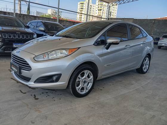 FORD FIESTA 1.6 SE SEDAN 16V FLEX 4P POWERSHIFT FORD FIESTA 1.6 SE SEDAN 16V FLEX 4P POWERSHIFT